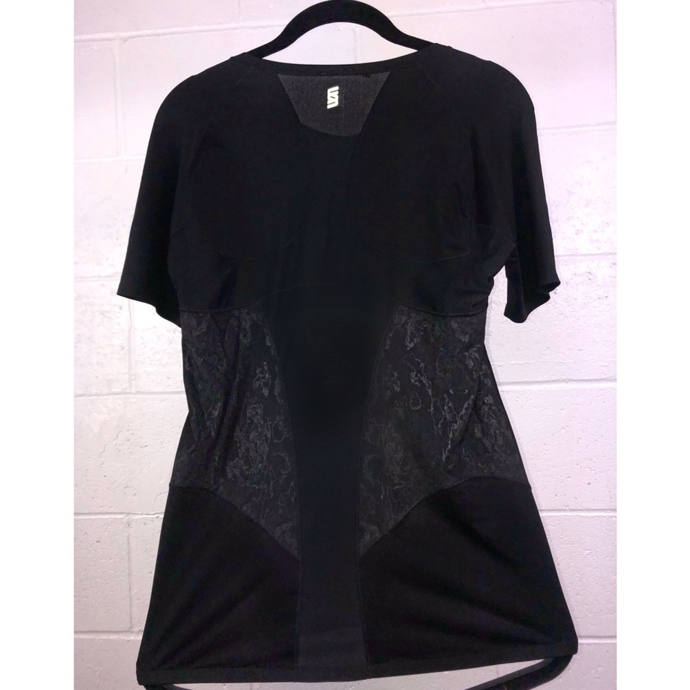 Compression workout shirt (M) - Picture 2 of 2